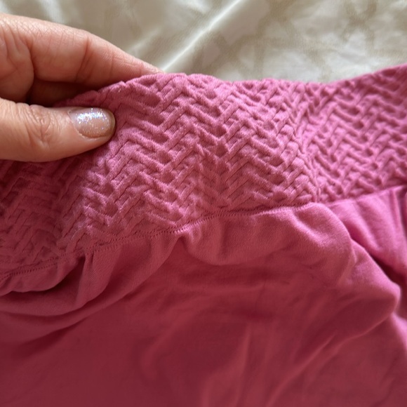 Pink crop top - Picture 2 of 4